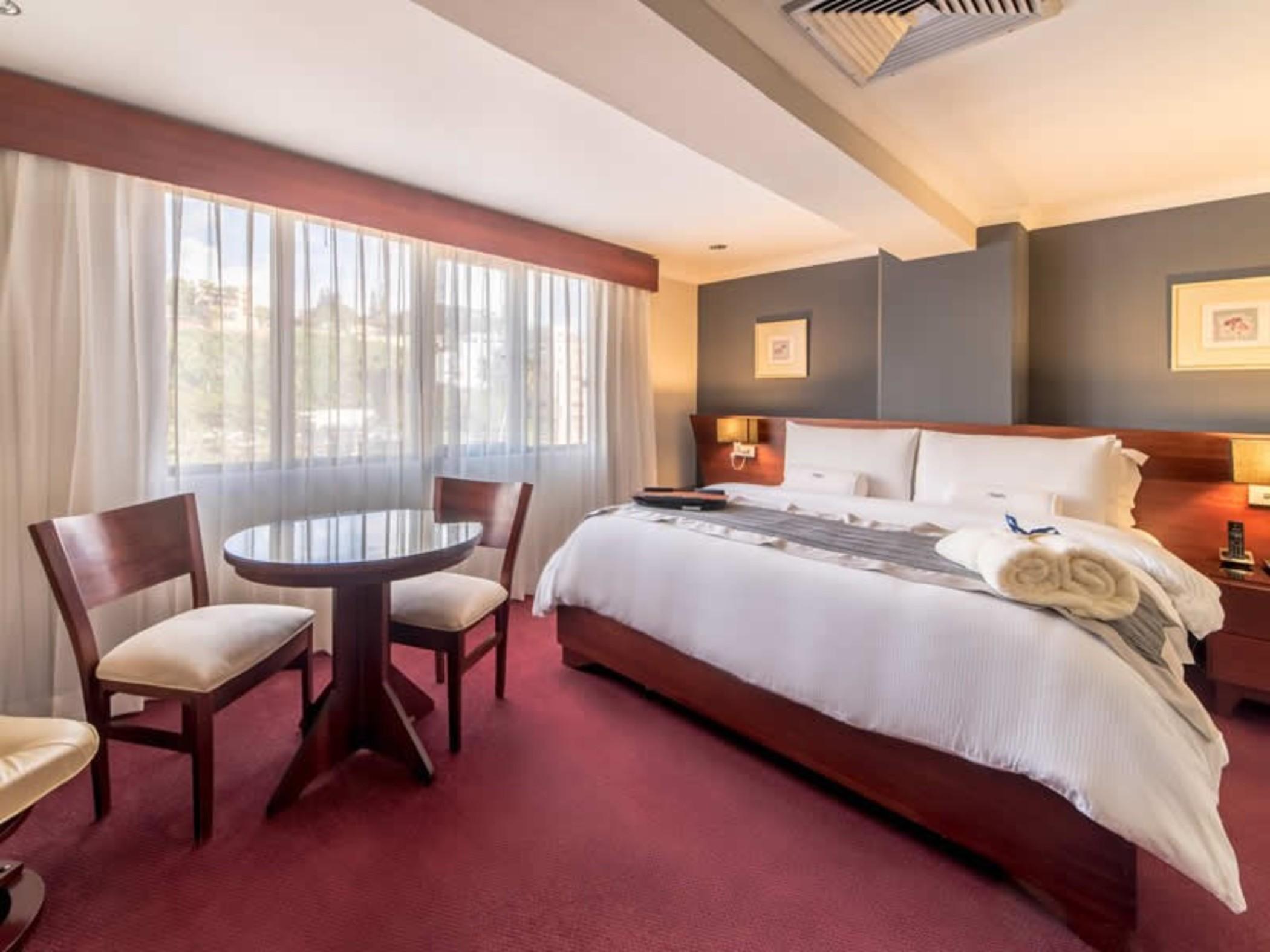 โฮเดลป้า แกรน อัลมิรันเต้ โฮเต็ล Hotel ซานติอาโก เด ลอสกาบาเญโรส ภายนอก รูปภาพ